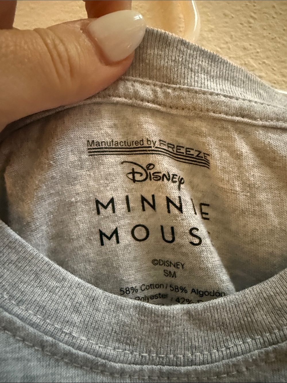 Disney Minnie Mouse Floral Ears Graphic T-Shirt Gray Heather Size Small - Picture 3 of 3